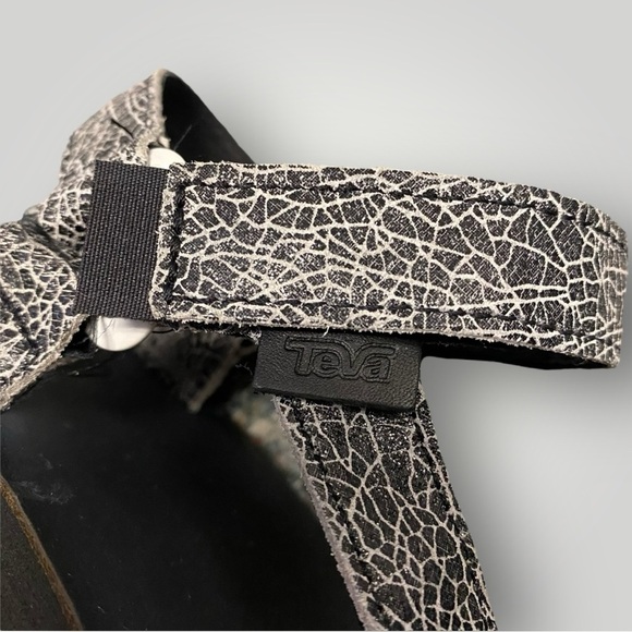 Teva Black and Gray Women's Sandals - Picture 9 of 12